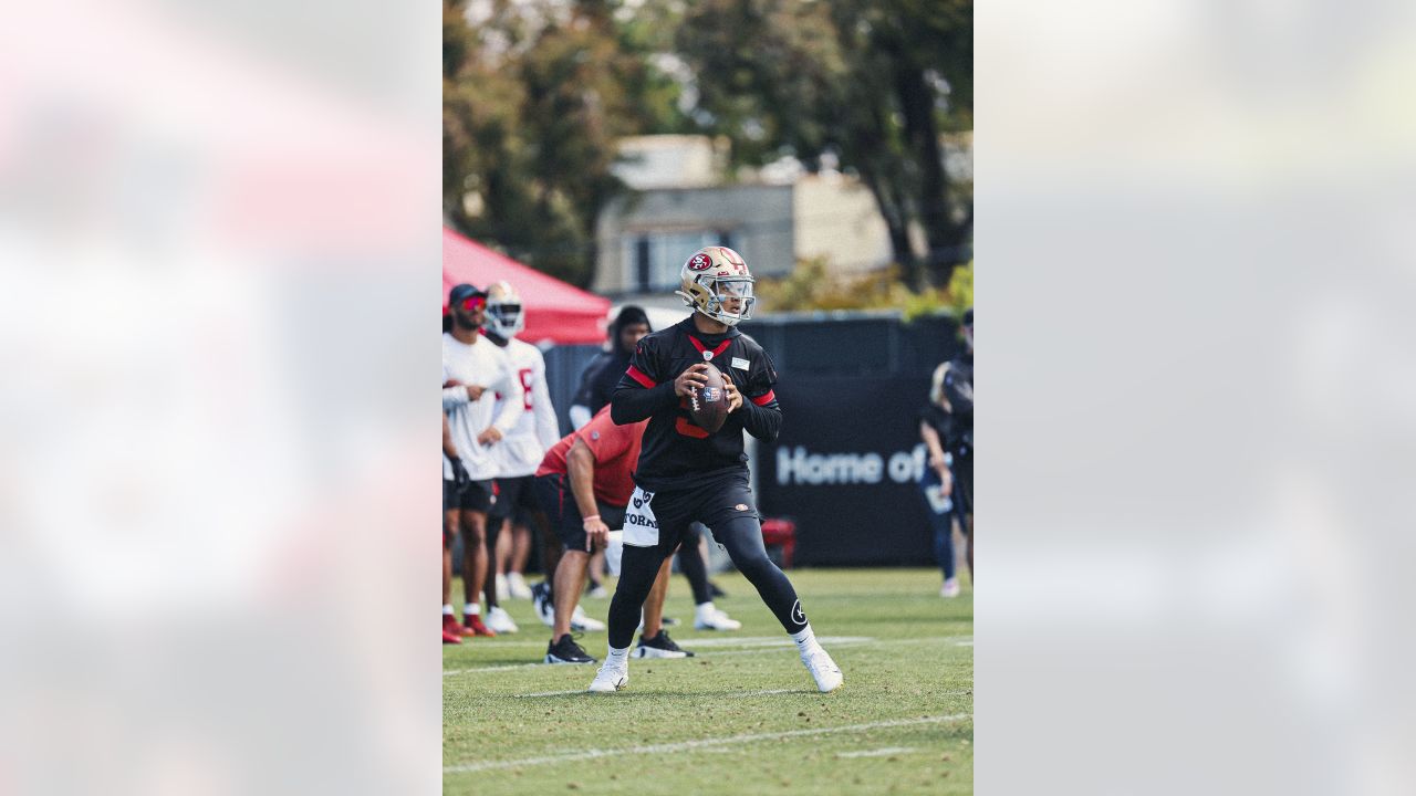 49ers' cast 2020 top pick Kinlaw onto injured reserve with Moseley