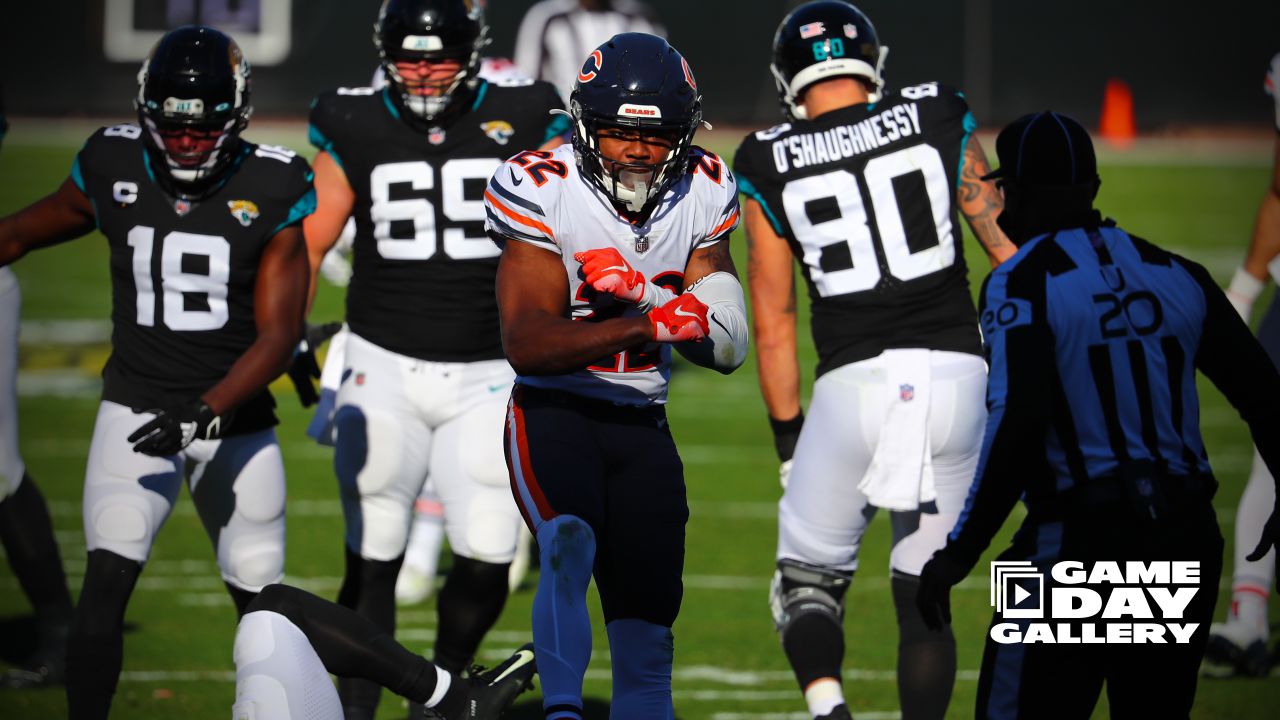 Game Recap: Chicago Bears win third straight game, move into final