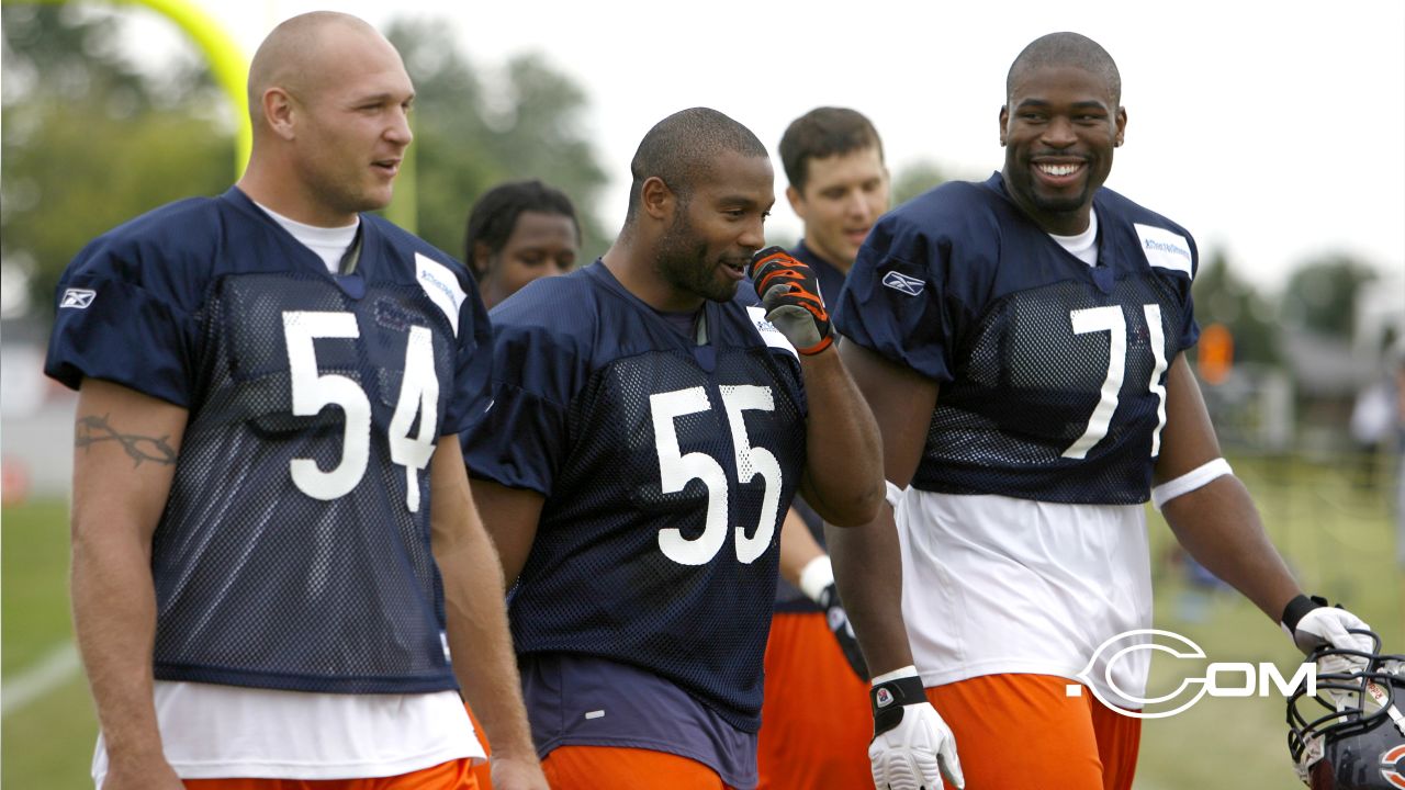 Chicago Bears linebacker Lance Briggs (55) during the Bears training camp  practice at Olivet Nazarene University in Bourbonnais, IL. (Credit Image: ©  John Rowland/Southcreek Global/ZUMApress.com Stock Photo - Alamy