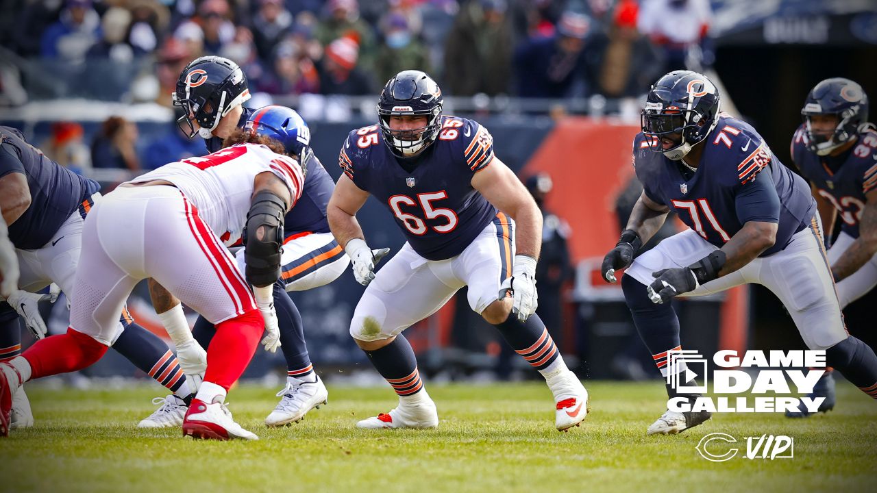 Bears rout Giants 29-3 in home finale