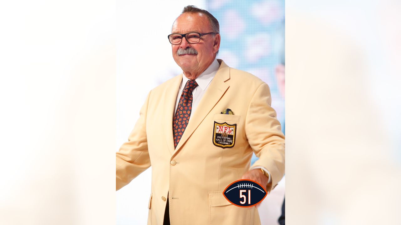 Chicago Bears To Honor Late Hall of Famer Dick Butkus With Jersey Patch –  SportsLogos.Net News