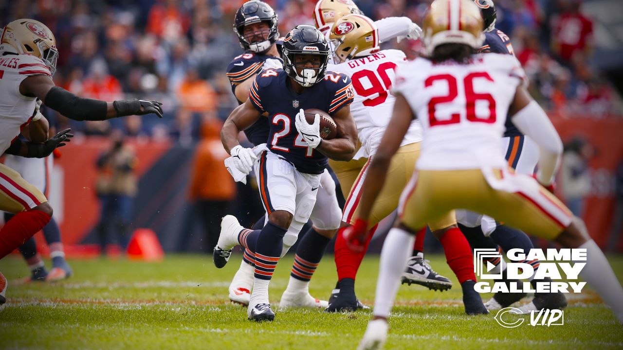 6,676 Chicago Bears V San Francisco 49ers Photos & High Res