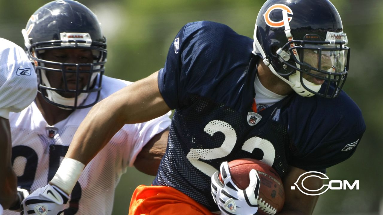 New Bears defensive end Julius Peppers (#90) during the first day of the Chicago  Bears training camp at Olivet Nazarene University in Bourbonnais, IL.  (Credit Image: © Geoffrey Siehr/Southcreek Global/ZUMApress.com Stock Photo  