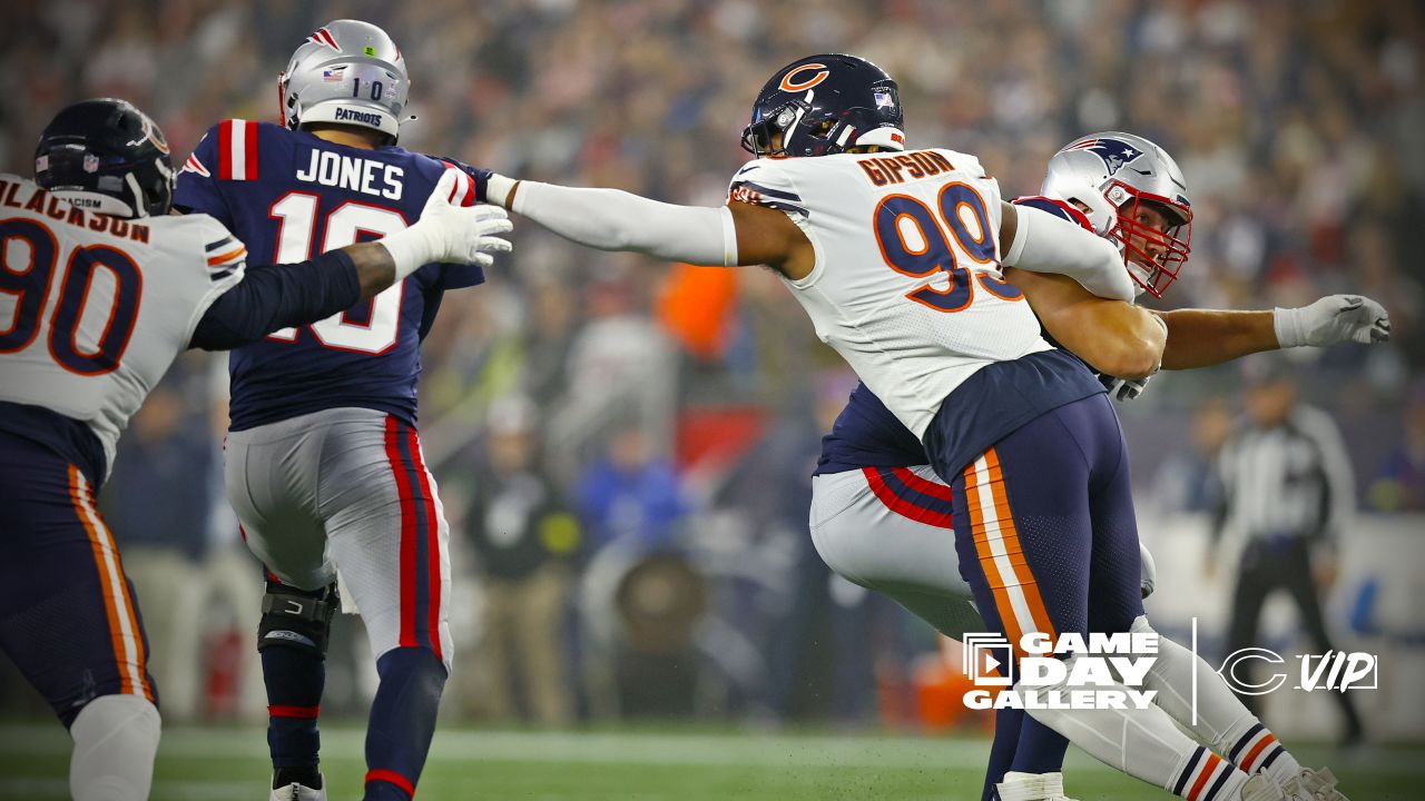 WATCH: Bears rookies Jaquan Brisker, Kyler Gordon both grab 1-handed INTs  vs. Patriots