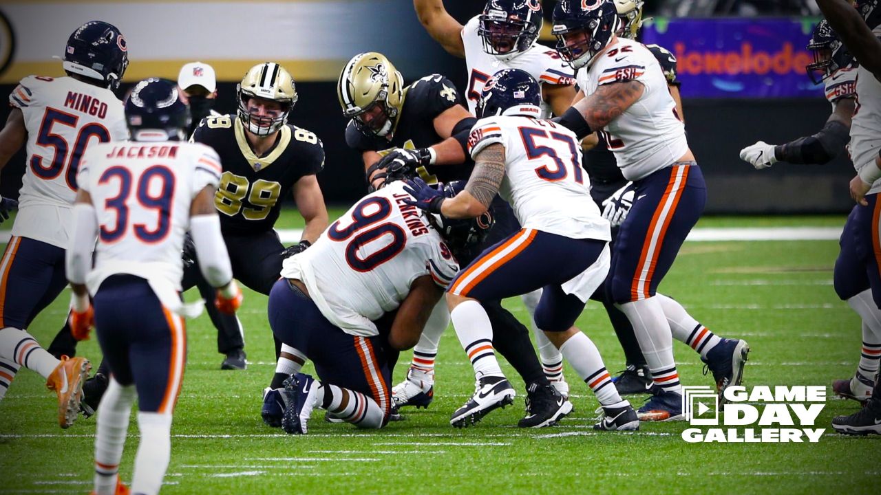 Chicago Bears middle linebacker Manti Te'o (57) during an NFL wild