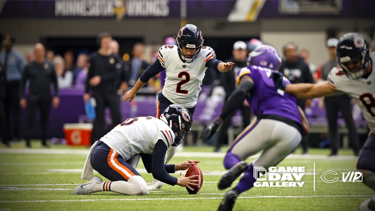 Chicago Bears wide receiver Darnell Mooney reaches up to haul in one-handed  snag