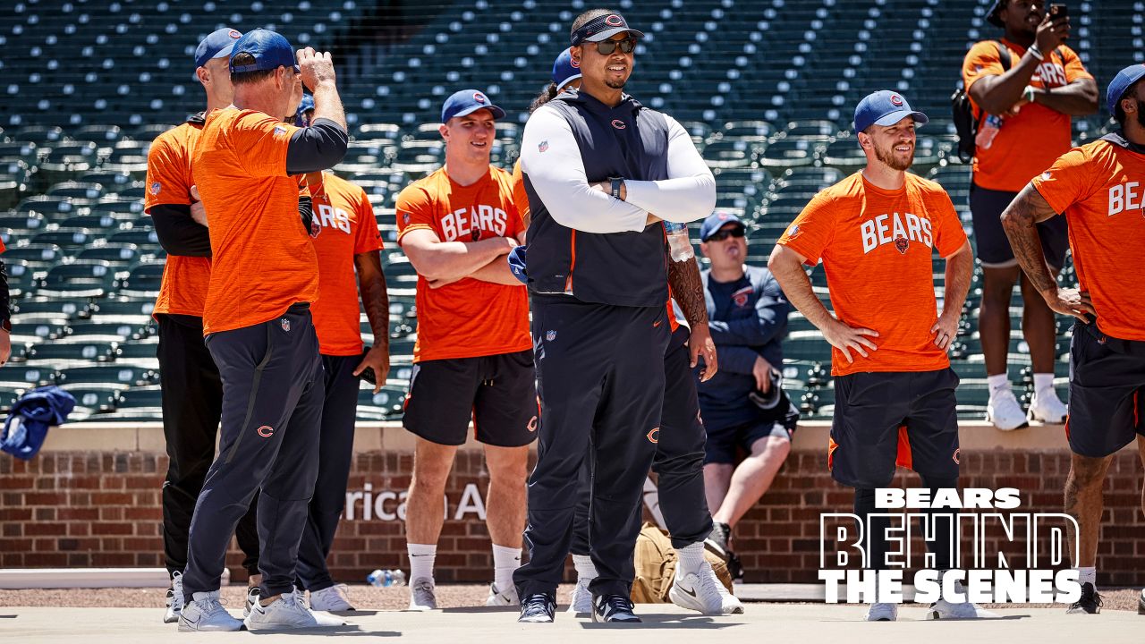 Bears hold team-bonding event at Wrigley Field