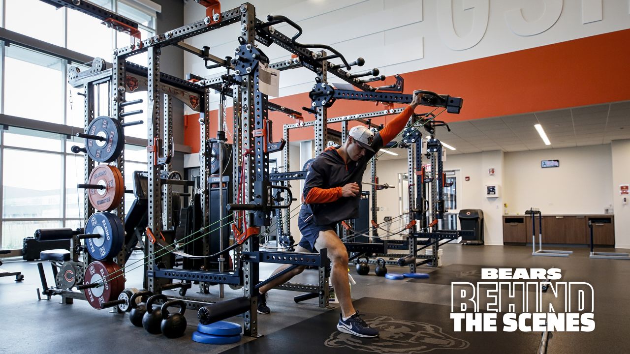 Bears TE Cole Kmet Looking Swole at Team Workouts