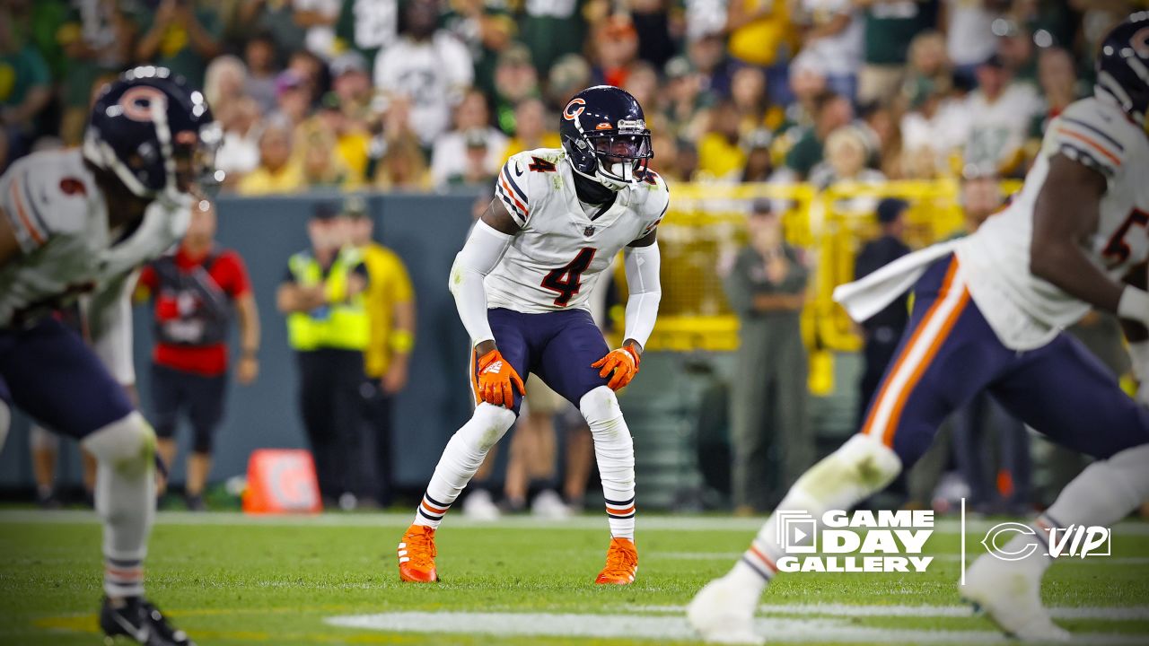 Chicago Bears running back Khalil Herbert (24) during an NFL football game  between the Packers and Bears Sunday, Sept. 18, 2022, in Green Bay, Wis.  (AP Photo/Mike Roemer Stock Photo - Alamy