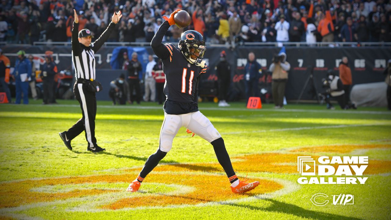 Bears lose Fields, drop heartbreaker against Lamar Jackson-less Ravens  16-13