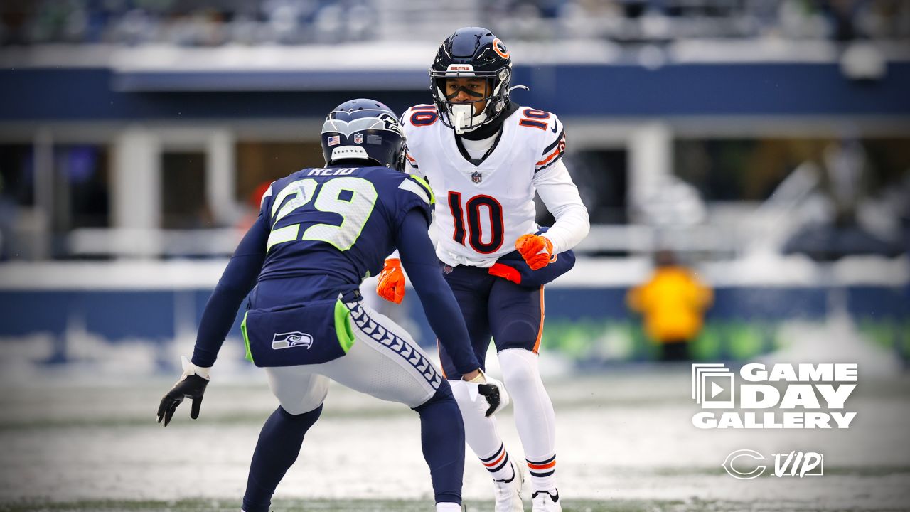 Bears get late magic from Nick Foles to top Seahawks 25-24 - The Columbian