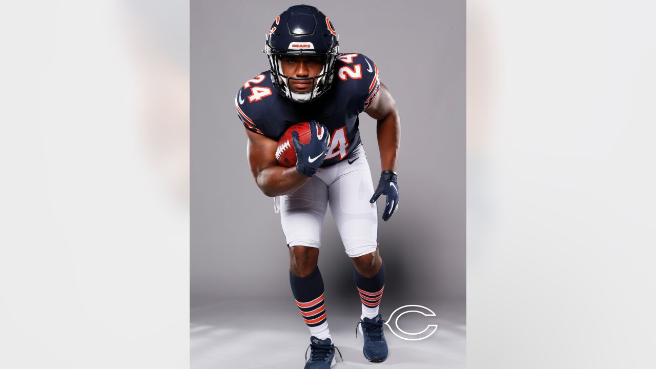 Chicago Bears inside linebacker Roquan Smith (58) warms up before an NFL  football game against the Los Angeles Rams Sunday, Sept. 12, 2021, in  Inglewood, Calif. (AP Photo/Kyusung Gong Stock Photo - Alamy