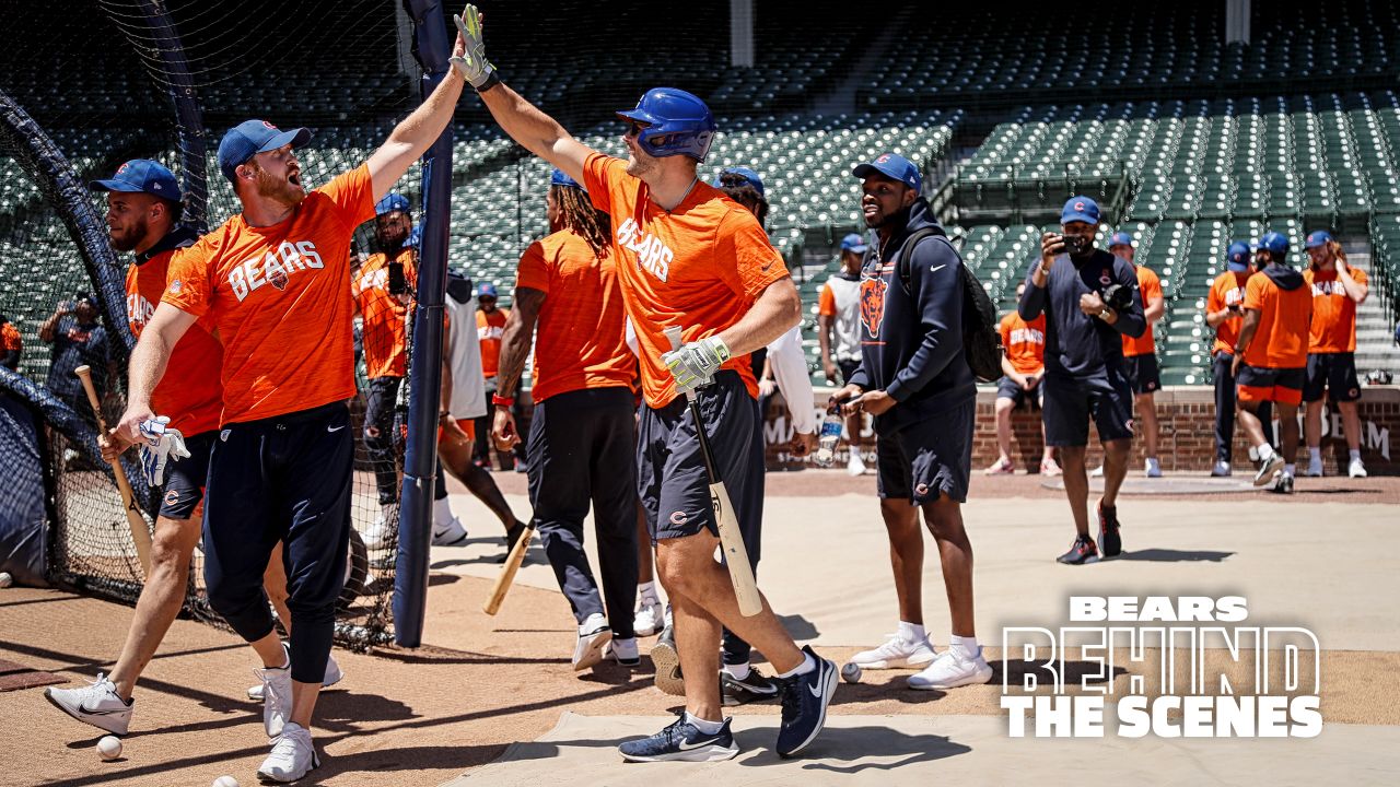 Bears hold team-bonding event at Wrigley Field