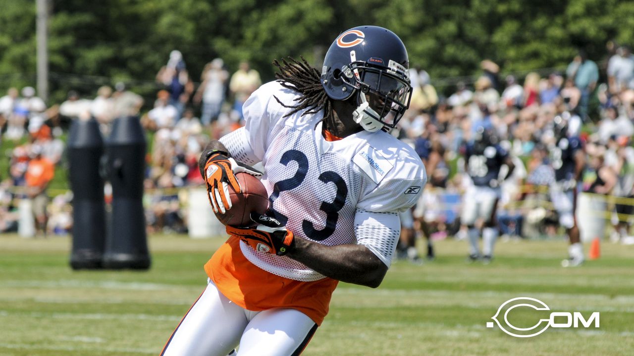 Chicago Bears linebacker Lance Briggs (55) during the Bears training camp  practice at Olivet Nazarene University in Bourbonnais, IL. (Credit Image: ©  John Rowland/Southcreek Global/ZUMApress.com Stock Photo - Alamy