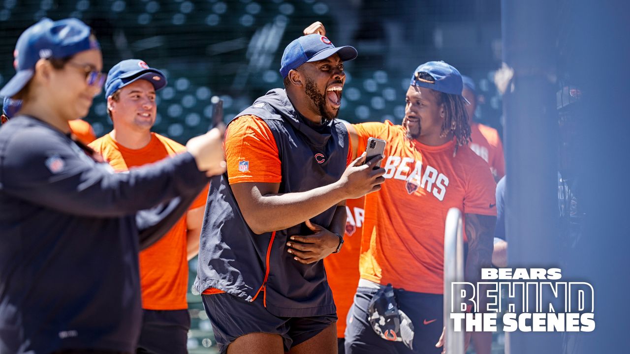 Bears hold team-bonding event at Wrigley Field