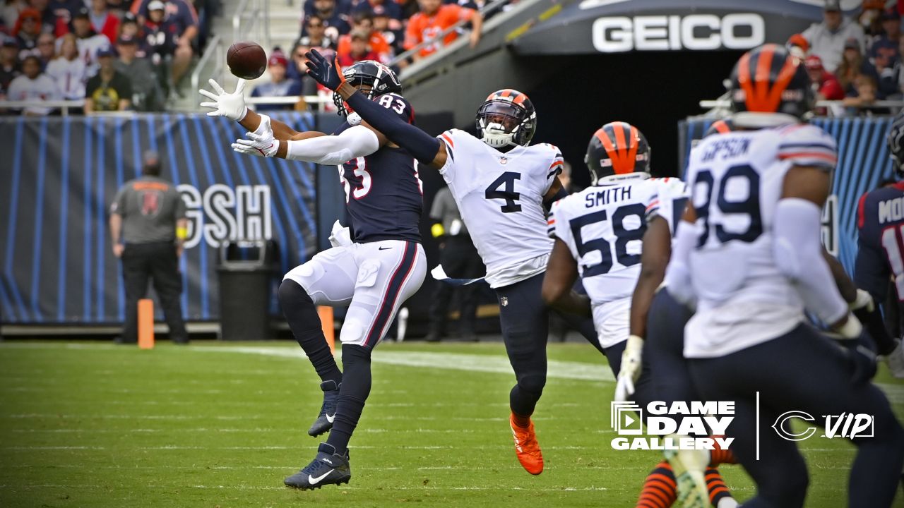 Chicago Bears logo is seen on the field before an NFL football game between  the Chicago Bears and Houston Texans, Sunday, Sept. 25, 2022, in Chicago.  (AP Photo/Kamil Krzaczynski Stock Photo - Alamy