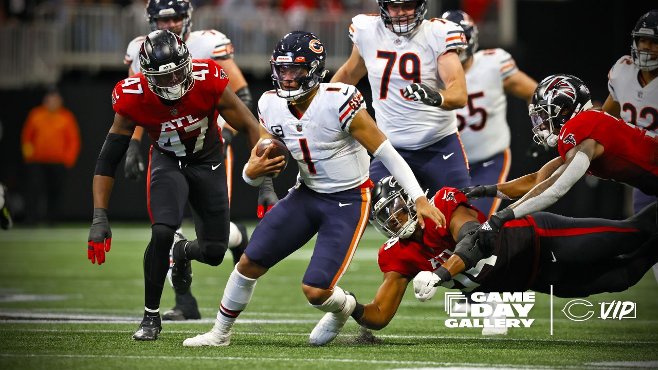 Justin Fields generates more 'wow' plays in Atlanta