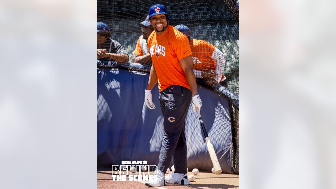 Bears hold team-bonding event at Wrigley Field