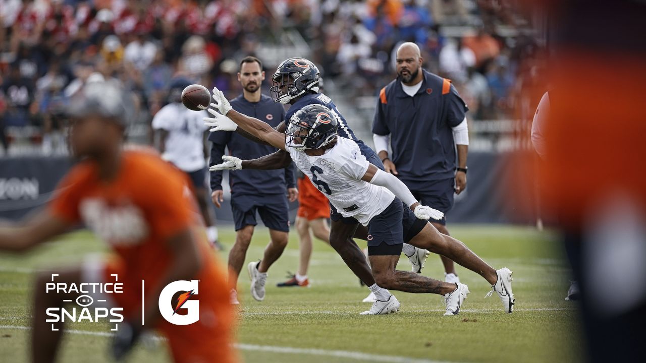 Chicago, United States. 13th Aug, 2022. Chicago Bears running back  De'Montre Tuggle (30) runs the ball against the Kansas City Chiefs during  the fourth quarter of a preseason game at Soldier Field