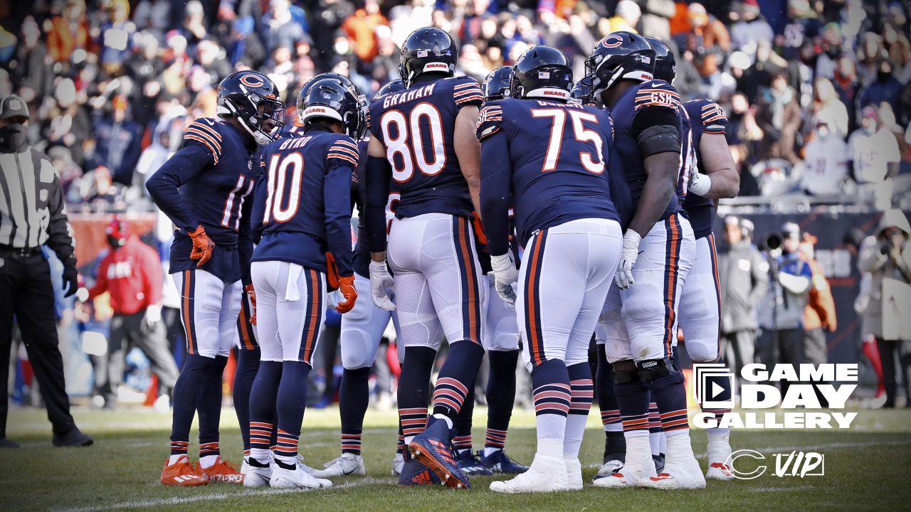 Bears rout Giants 29-3 in home finale