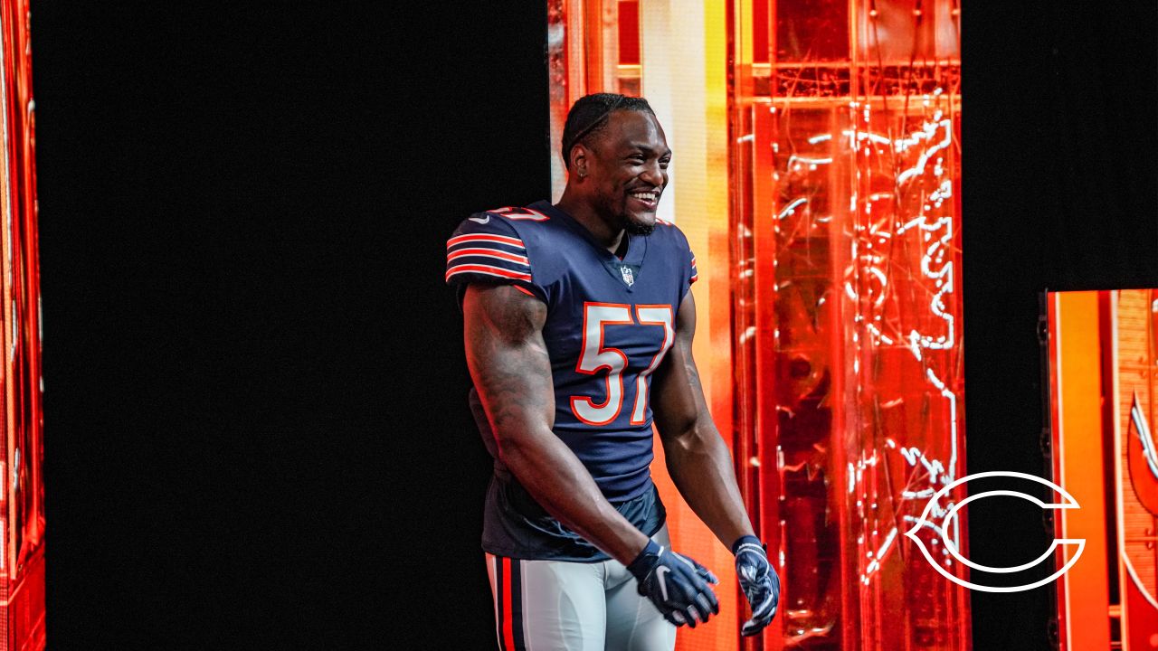 Download Smiling Roquan Smith In Chicago Bears Jersey Wallpaper