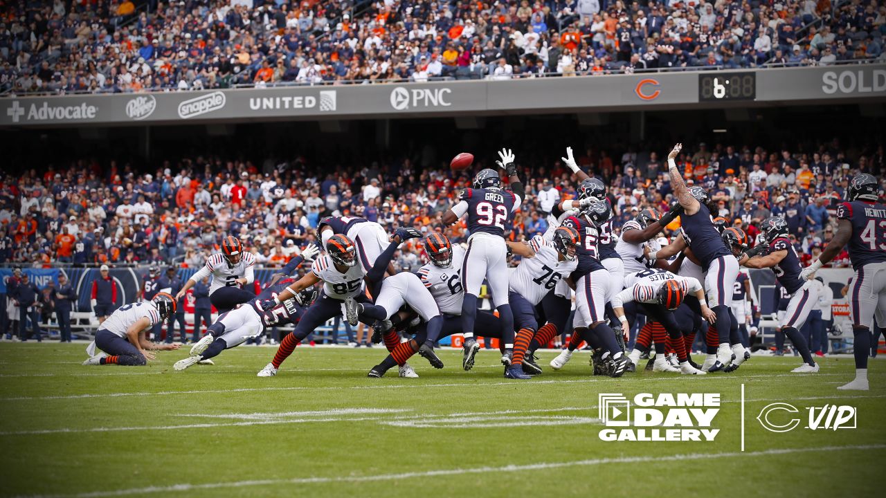 Chicago Bears vs. Houston Texans. Fans support on NFL Game. Silhouette of  supporters, big screen with two rivals in background Stock Photo - Alamy