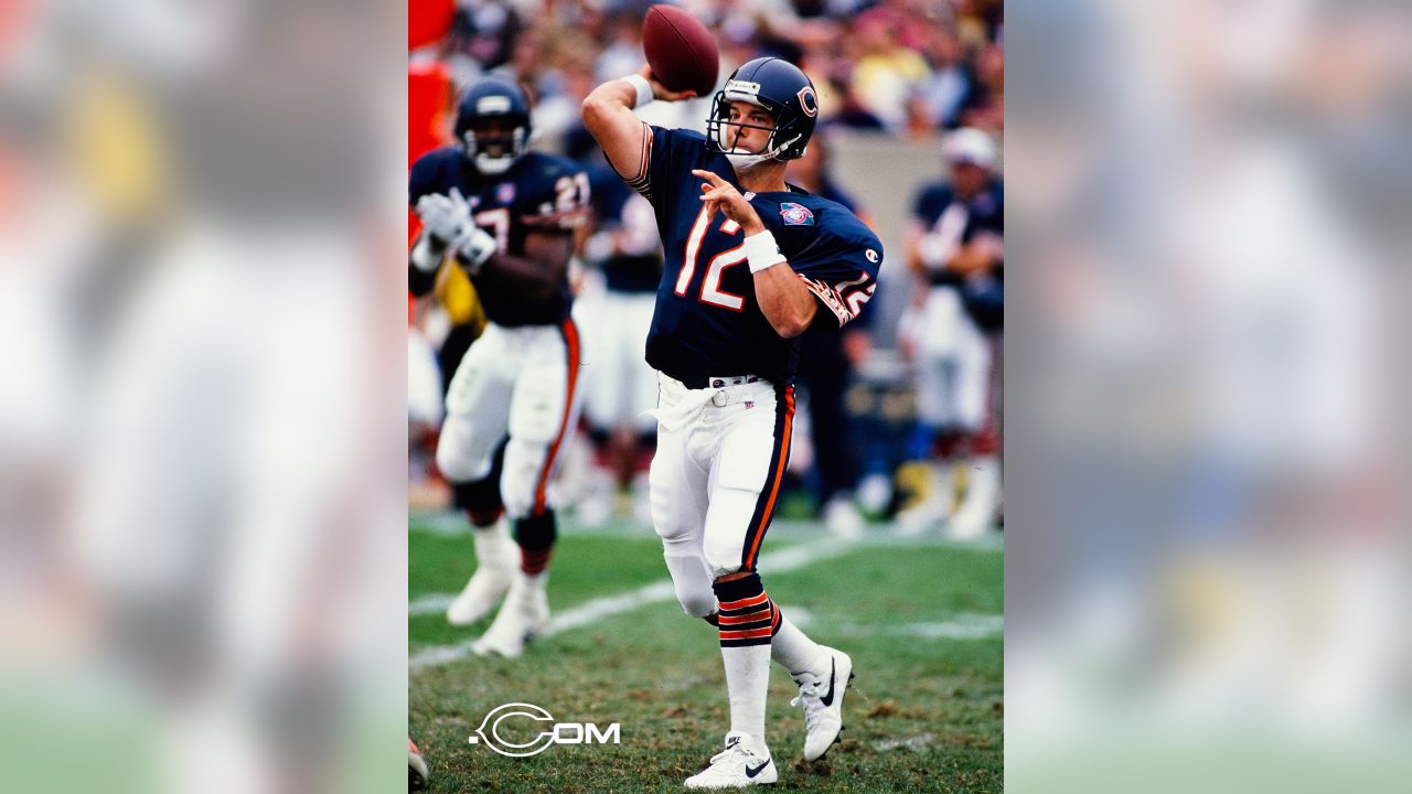 Chicago Bears Brian Piccolo in action, taking hand off from QB Virgil  News Photo - Getty Images