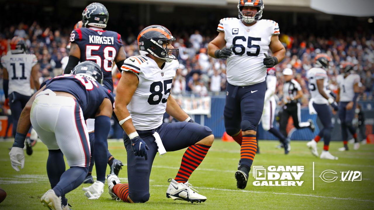 Chicago Latino Network - Two tickets to Houston Texans vs Chicago Bears  Sun., Sept. 25, 2022 at Soldier Field 12:00 p.m. 304 CLUB Row 1 (exclusive  access to indoor United Club lounge