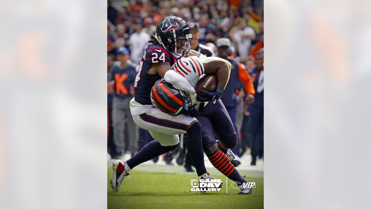 Chicago, Illinois, U.S. - September 25, 2022: Houston Texans #31 Dameon  Pierce runs with the ball during the game between the Houston Texans and  the Chicago Bears at Soldier Field in Chicago