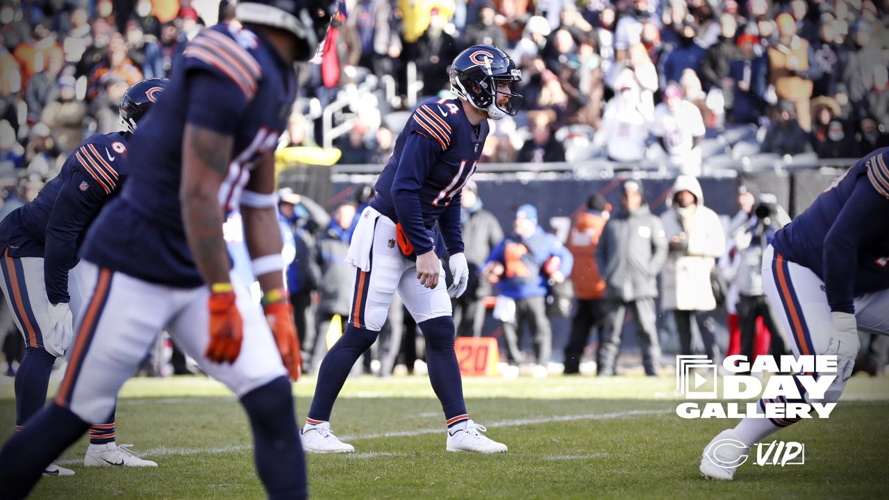 Bears rout Giants 29-3 in home finale