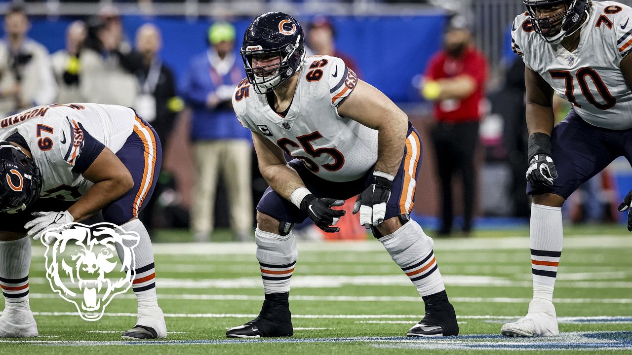 Chicago Bears center Cody Whitehair (65) and guard Michael