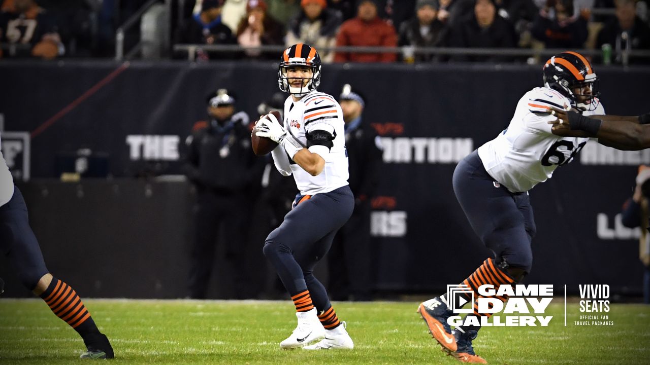 Game Recap: Chicago Bears win third straight, improve to 7-6