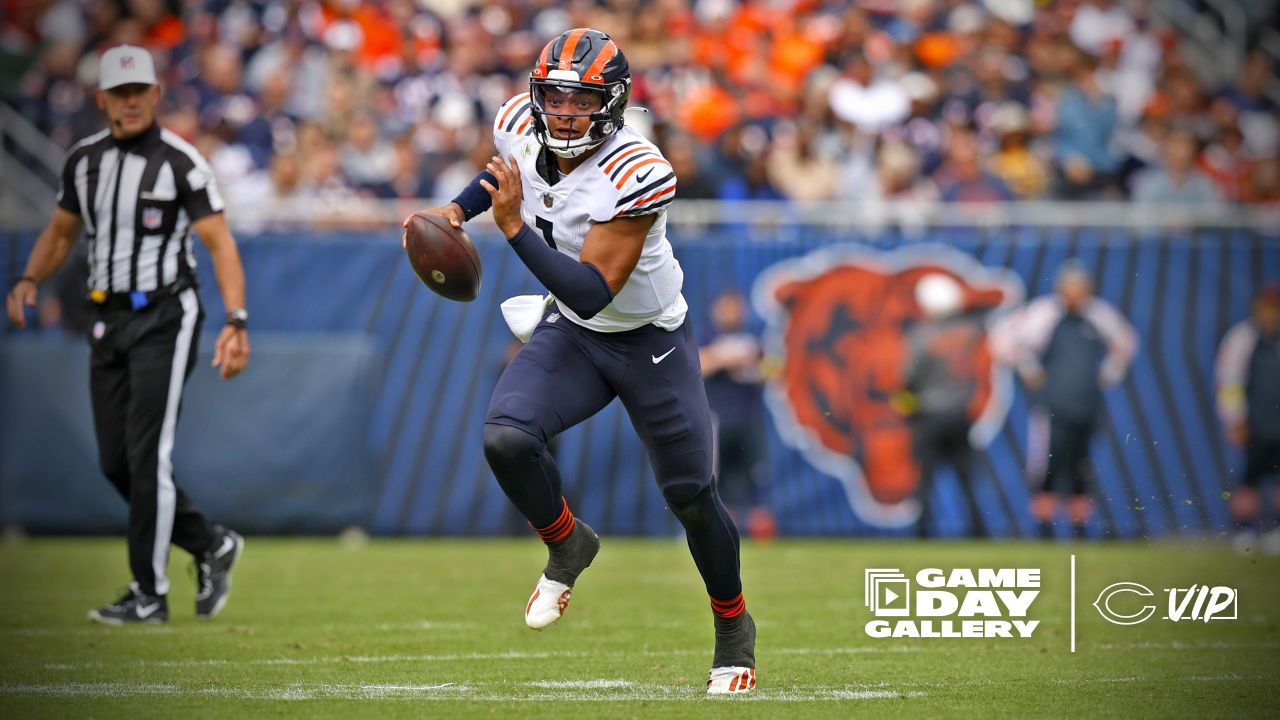 Chicago Bears cornerback Lamar Jackson (23) walks off the field after an  NFL football game against the Houston Texans, Sunday, Sept. 25, 2022, in  Chicago. (AP Photo/Kamil Krzaczynski Stock Photo - Alamy