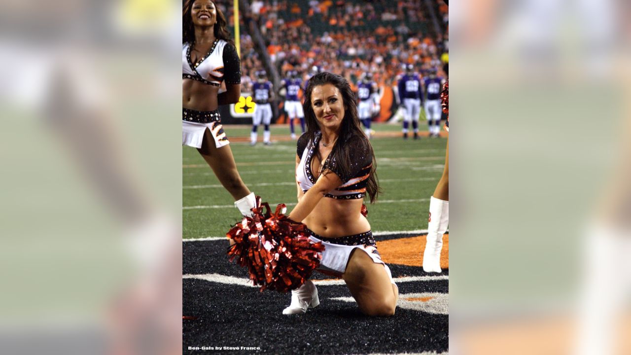 Cincinnati Bengal Cheerleader Claims She Is Paid $2.85/Hour - ABC News