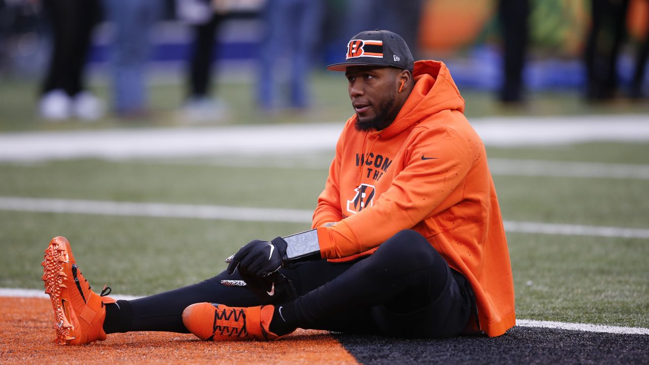 August 18, 2018: Cincinnati Bengals defensive end Carlos Dunlap (96) prior  to the NFL football game between the Cincinnati Bengals and the Dallas  Cowboys at AT&T Stadium in Arlington, Texas. Shane Roper/Cal