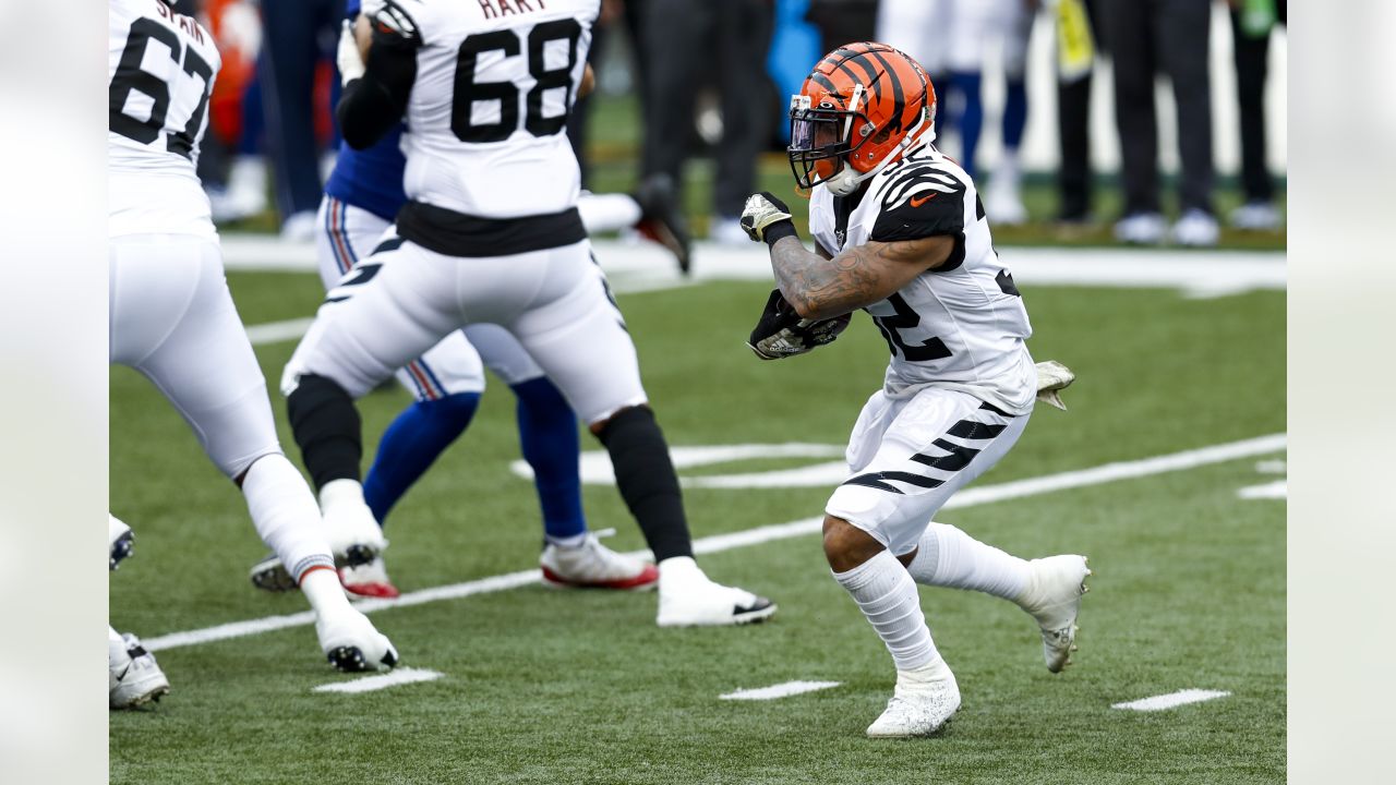 New York Giants 19-17 Win vs Bengals Helped By Two Veterans Once at a  Crossroad - Sports Illustrated New York Giants News, Analysis and More