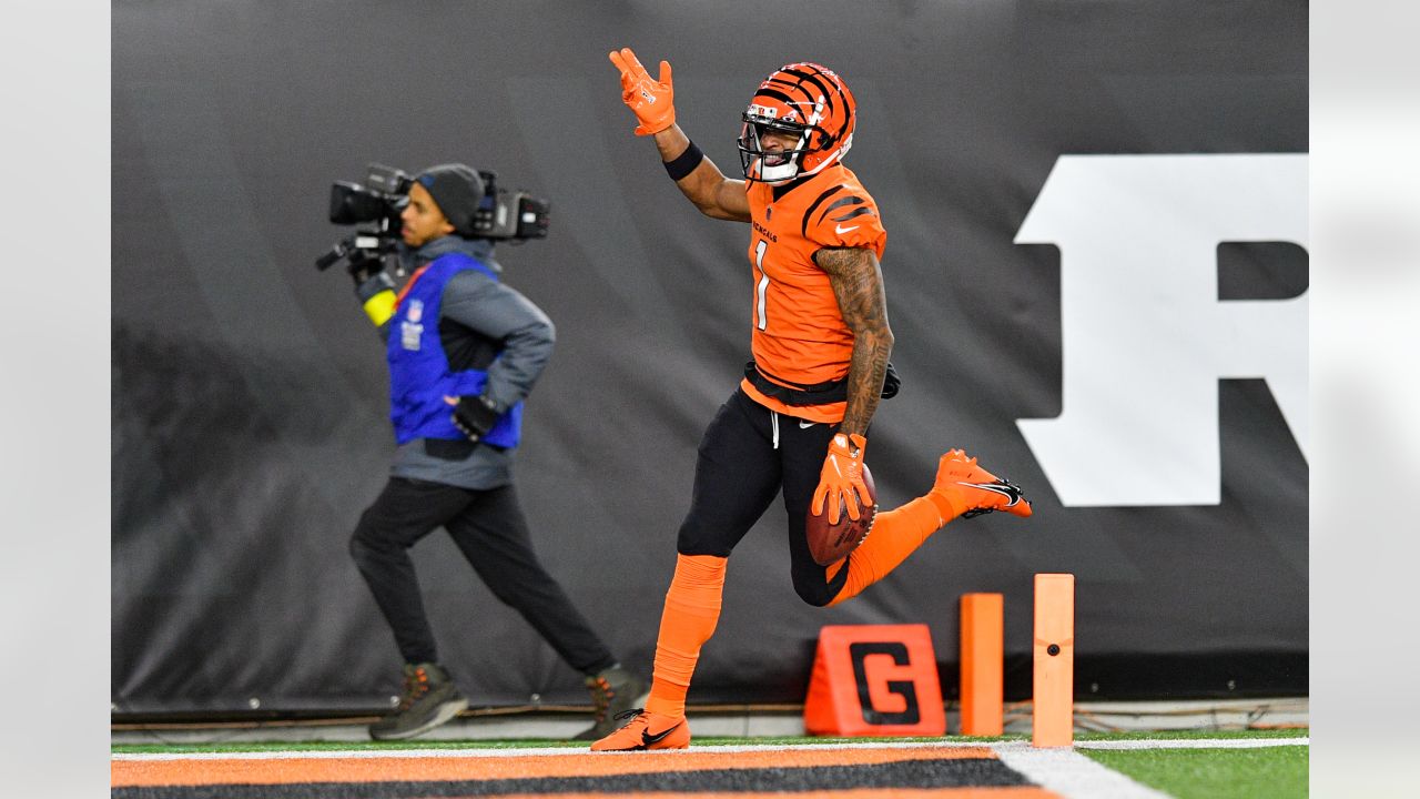 Photos: Bengals Warm Up for Week 13