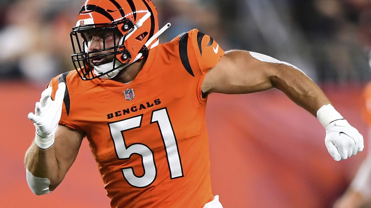 Cincinnati Bengals cornerback Tre Flowers (33) runs for the play during an  NFL wild-card football game against the Baltimore Ravens on Sunday, Jan.  15, 2023, in Cincinnati. (AP Photo/Emilee Chinn Stock Photo 