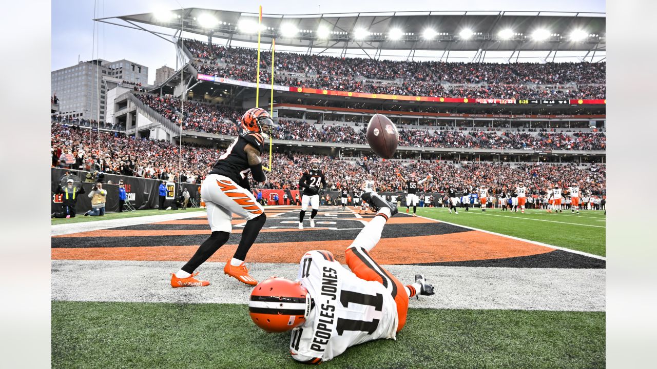 PHOTOS: Browns end season on a low note, fall to Bengals 33-23