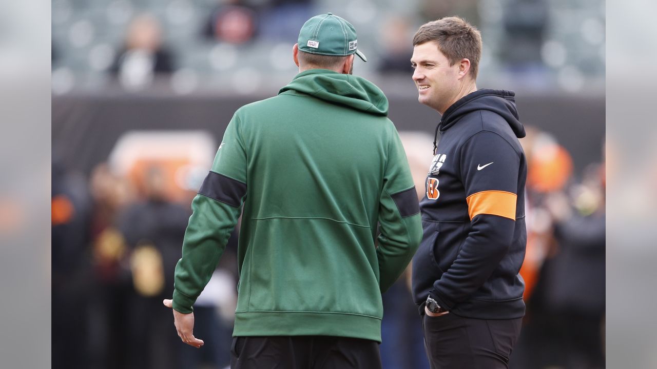 Cincinnati Bengals head coach Zac Taylor argues a call during the second  half of an NFL football game against the Pittsburgh Steelers, Sunday, Nov.  28, 2021, in Cincinnati. (AP Photo/Emilee Chinn Stock