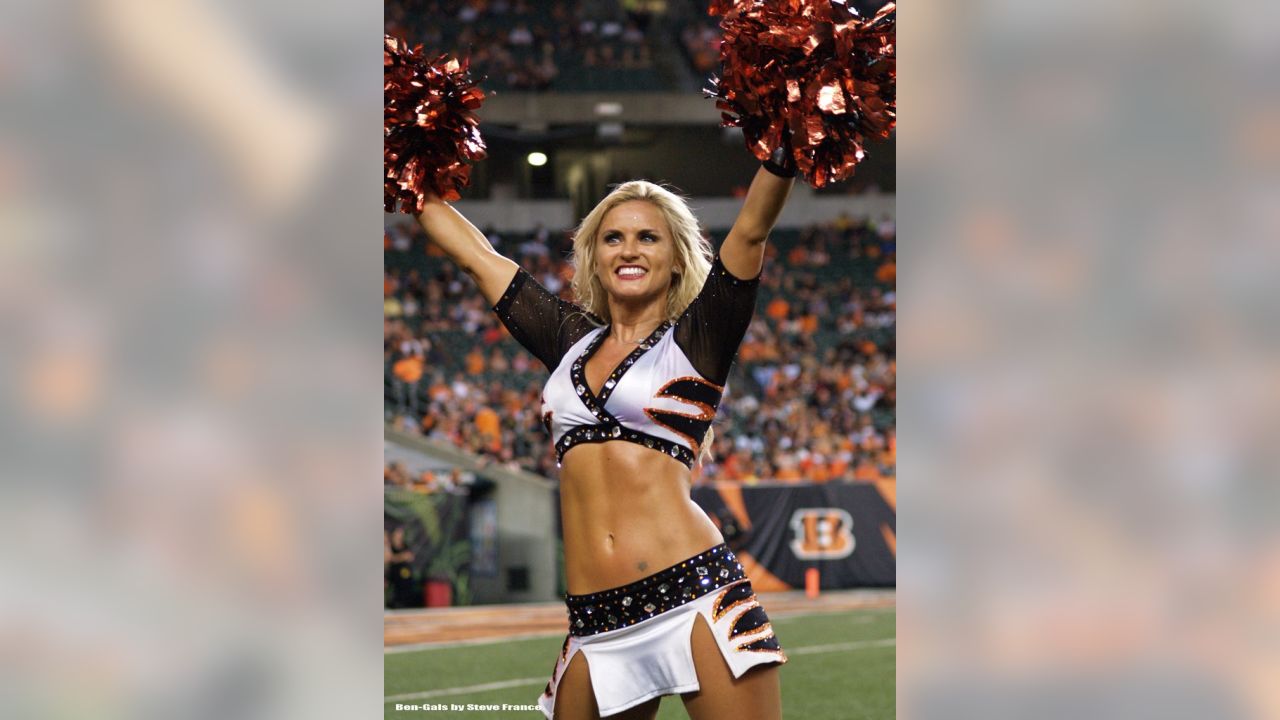 Cincinnati Bengal Cheerleader Claims She Is Paid $2.85/Hour - ABC News