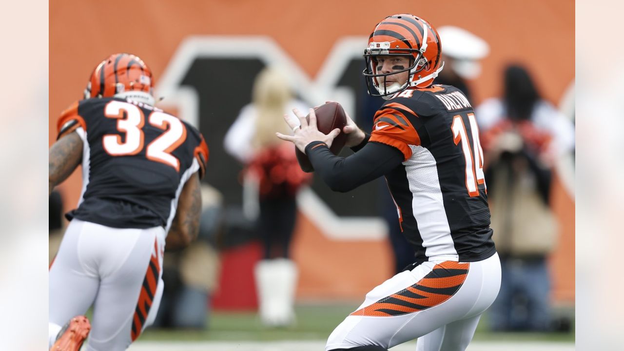 Bengals defense logs six sacks, ravages Rams for 19-16 victory 