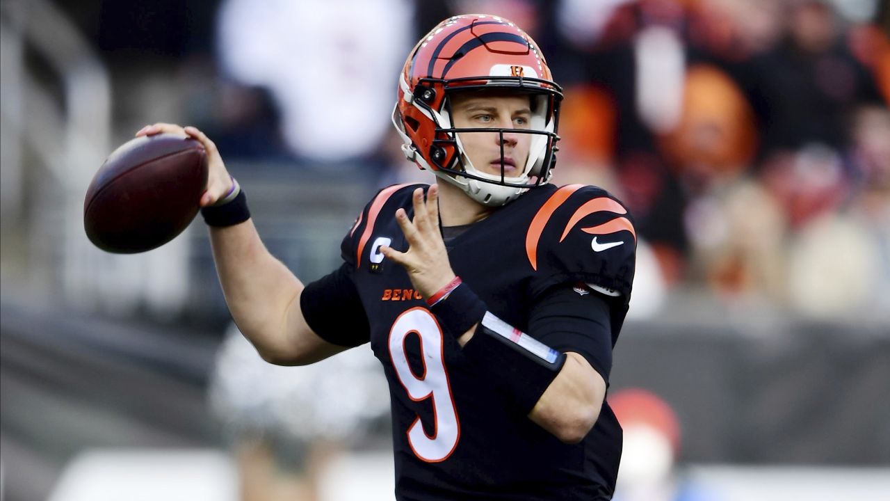 Joe Burrow of the Cincinnati Bengals looks to throw a pass against