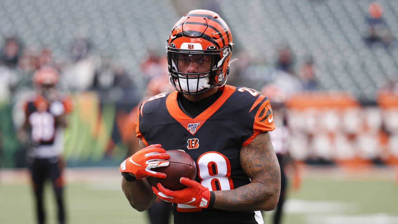 East Rutherford, New Jersey, USA: November 3, 2021, Cincinnati Bengals  running back Joe Mixon (28) gets flipped after making a long run during a  NFL football game against the New York Jets