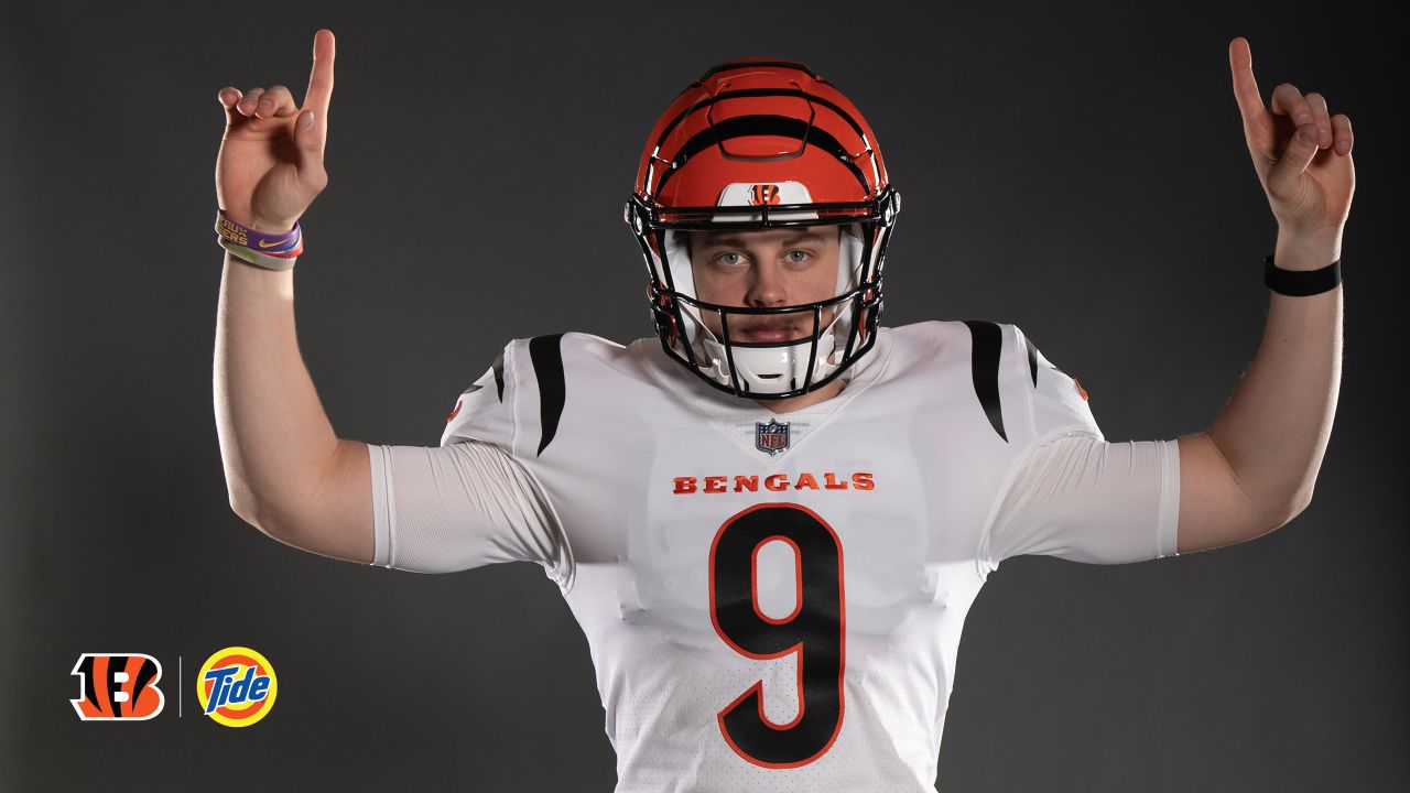 Joe Burrow helps Cincinnati Bengals unveil new uniforms