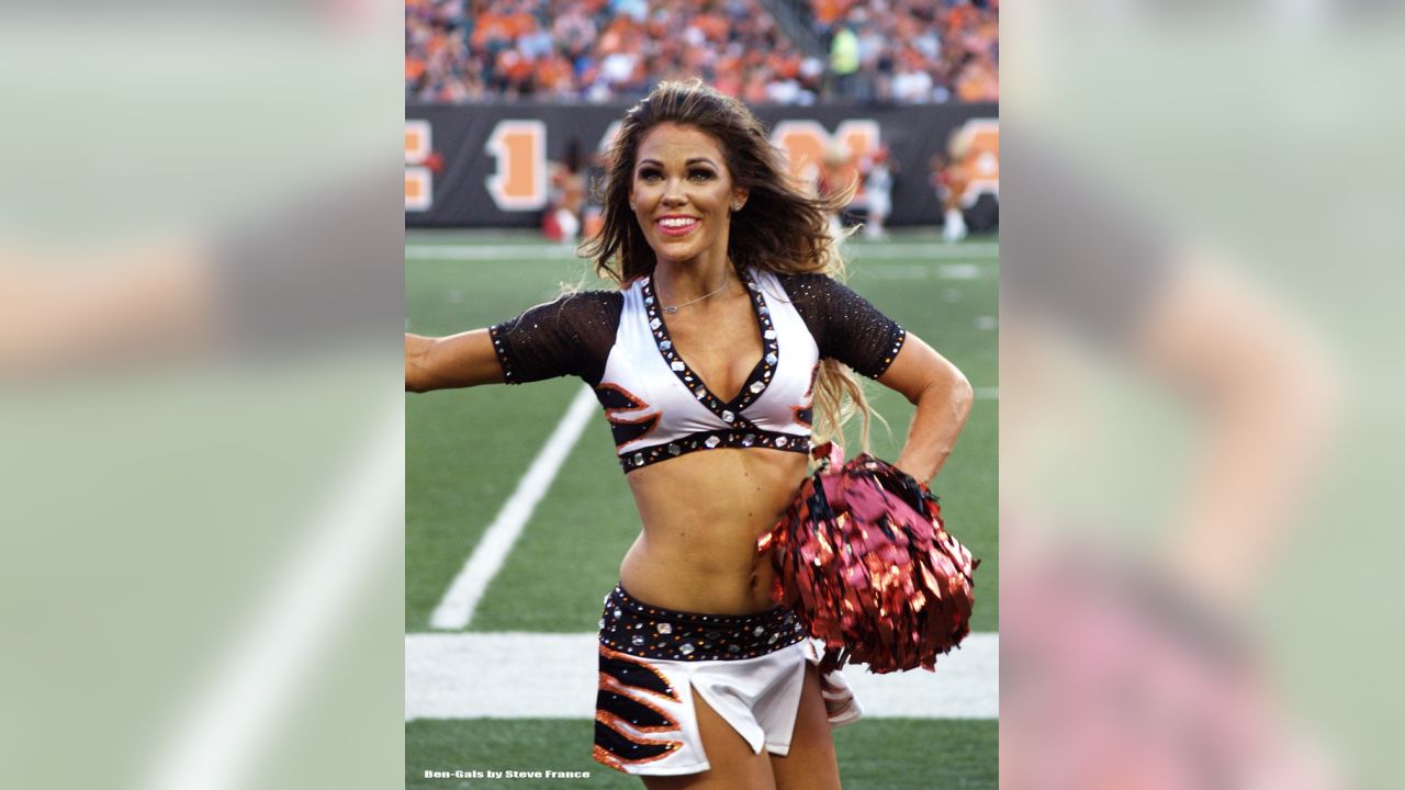 Cincinnati Bengal Cheerleader Claims She Is Paid $2.85/Hour - ABC News