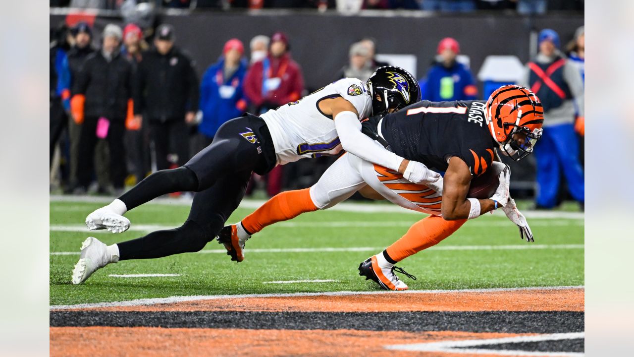 Cincinnati Bengals cornerback Mike Hilton (21) celebrates after an NFL  wild-card football game against the Baltimore Ravens on Sunday, Jan. 15,  2023, in Cincinnati. (AP Photo/Emilee Chinn Stock Photo - Alamy