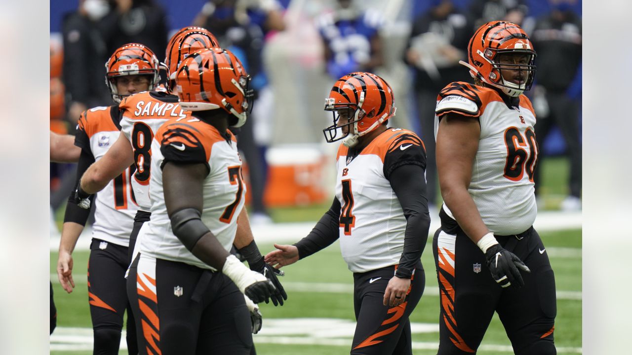 Cincinnati Bengals' Samaje Perine (34) stretches next to a Crucial Catch  sign before an NFL football game against the Indianapolis Colts, Sunday,  Oct. 18, 2020, in Indianapolis. (AP Photo/Michael Conroy Stock Photo - Alamy