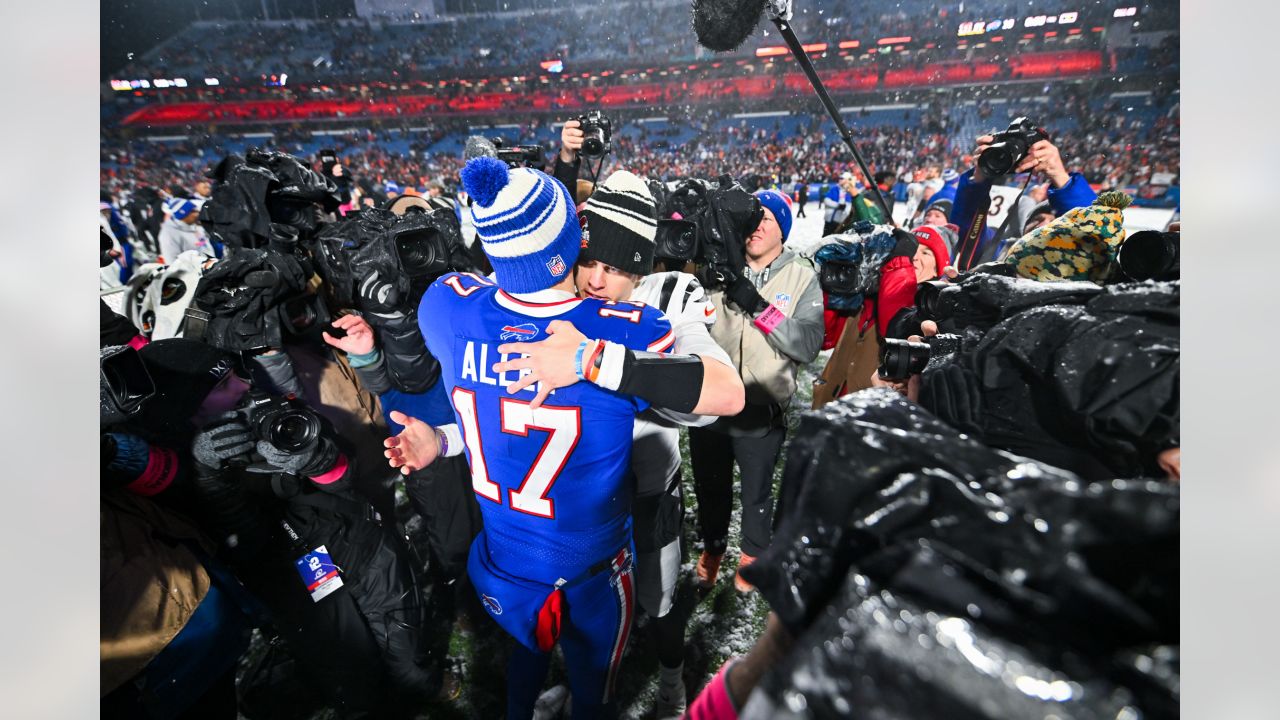 Joe Burrow, Bengals Roar Past Bills 27-10 in Divisional Round