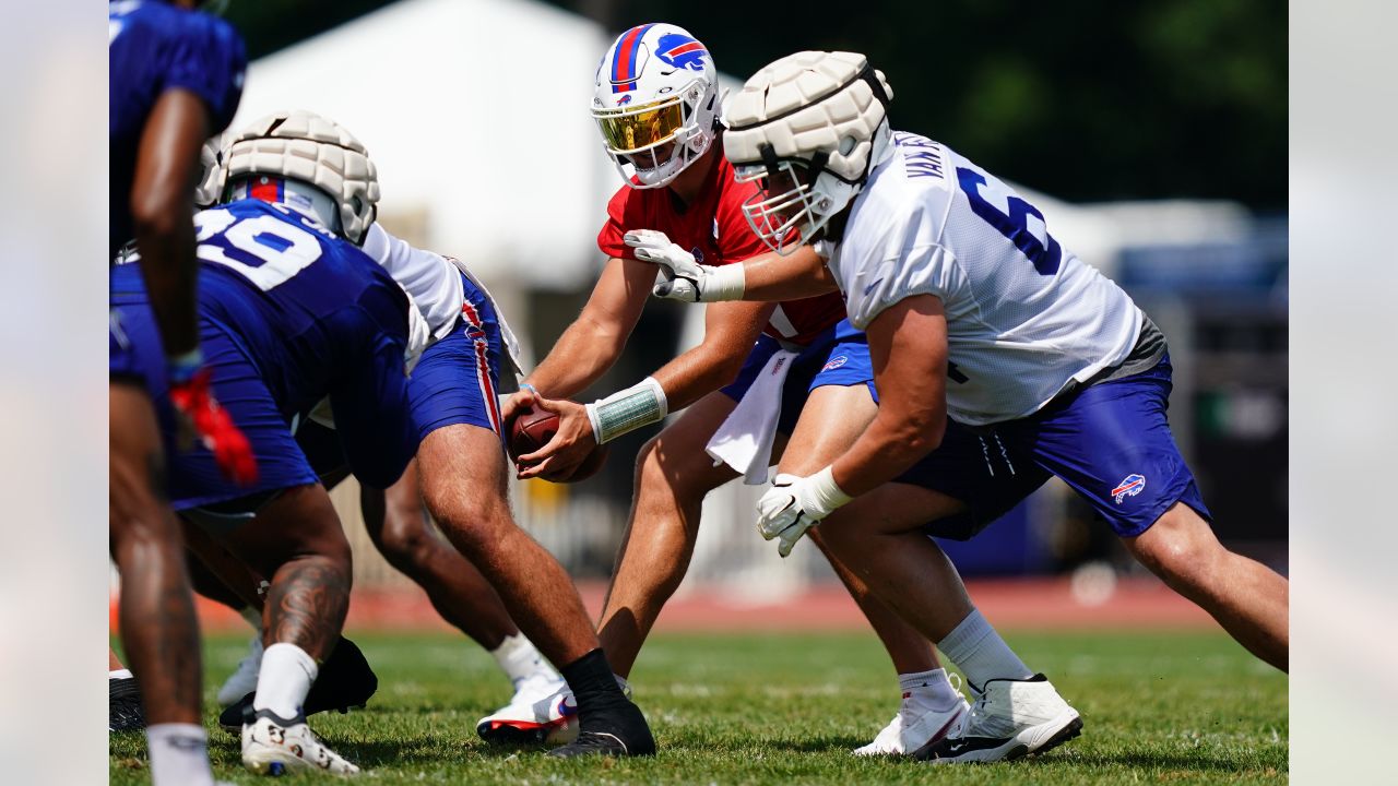 Buffalo Bills fullback Reggie Gilliam (41) covers a kick during an